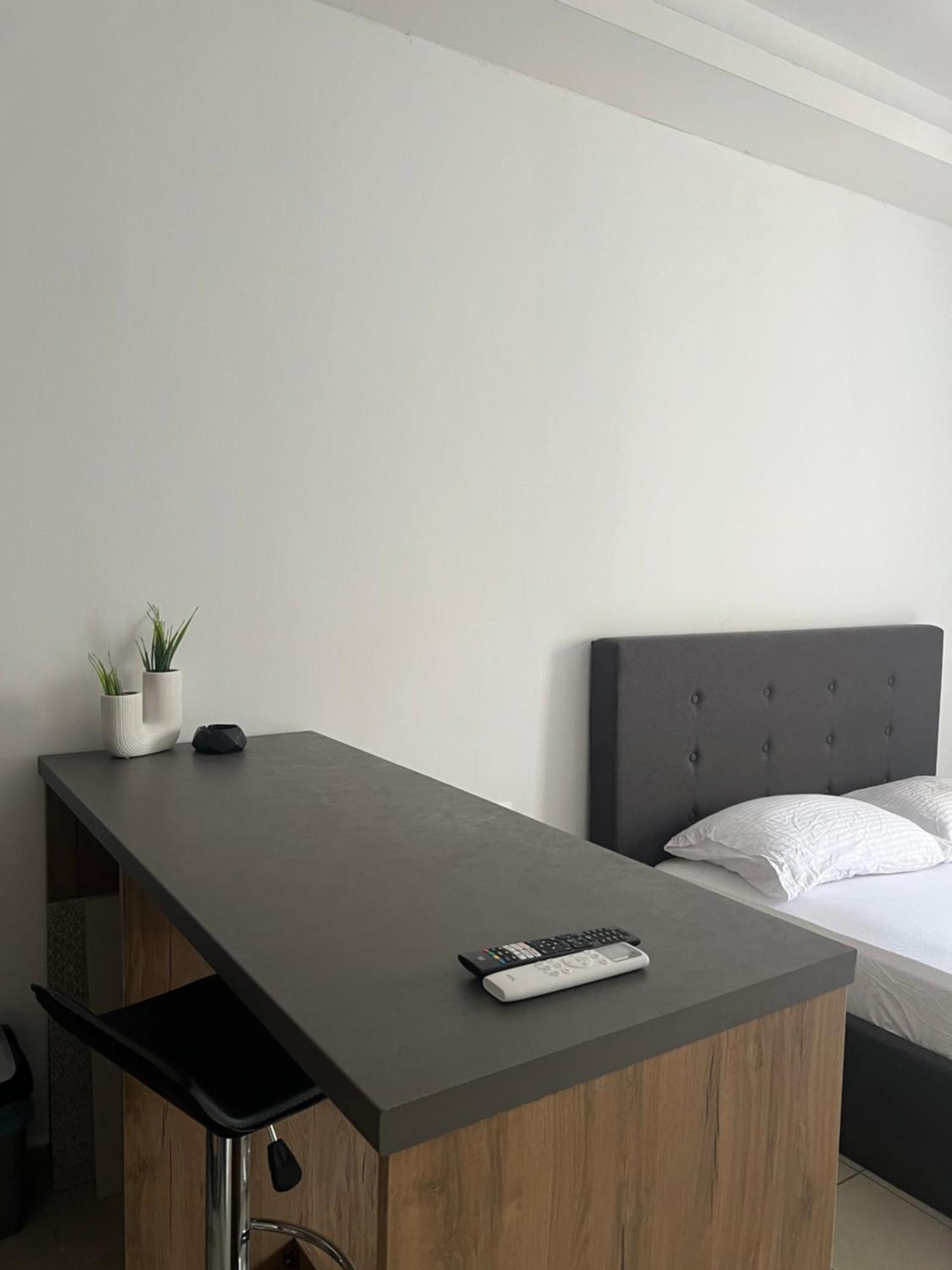 Central Apartment 6 Larissa Zewnętrze zdjęcie